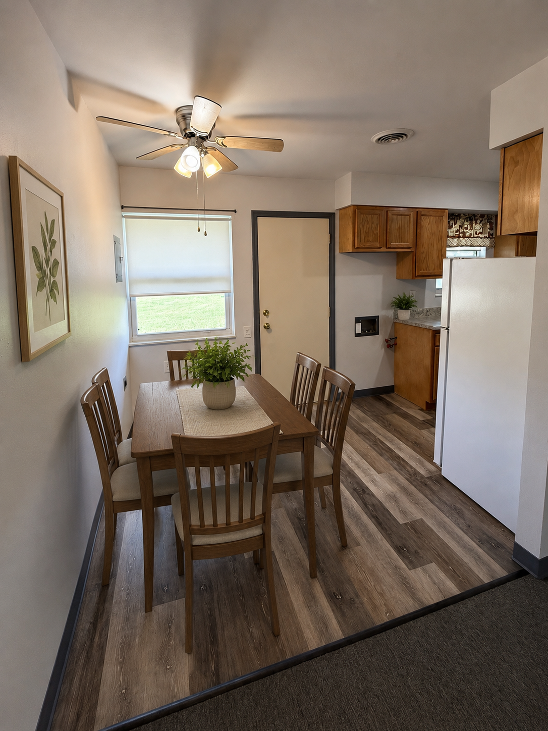 1 bedroom unit, dinning area staged